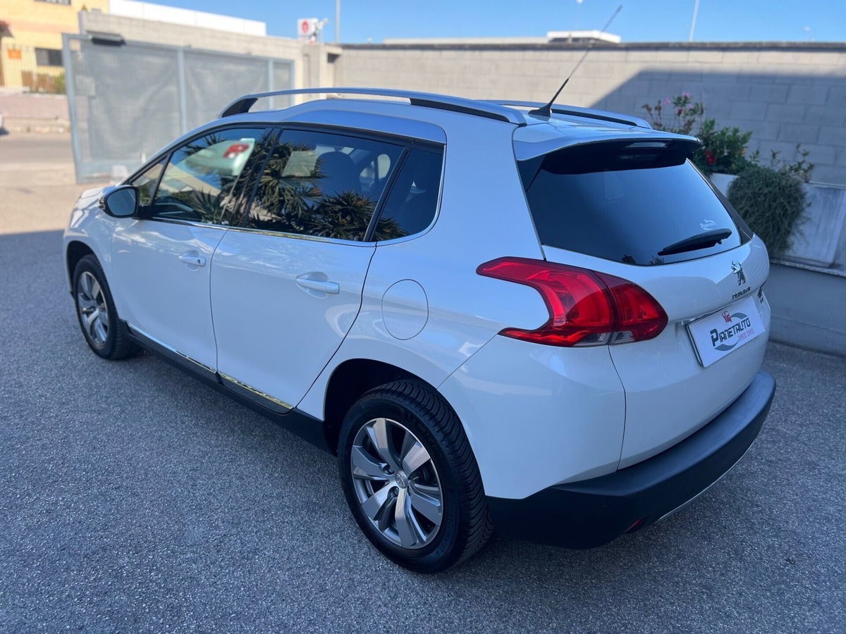 Peugeot 2008 e-HDi 115 CV Stop&Start Allure (5)