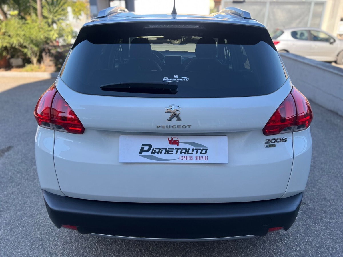 Peugeot 2008 e-HDi 115 CV Stop&Start Allure (6)