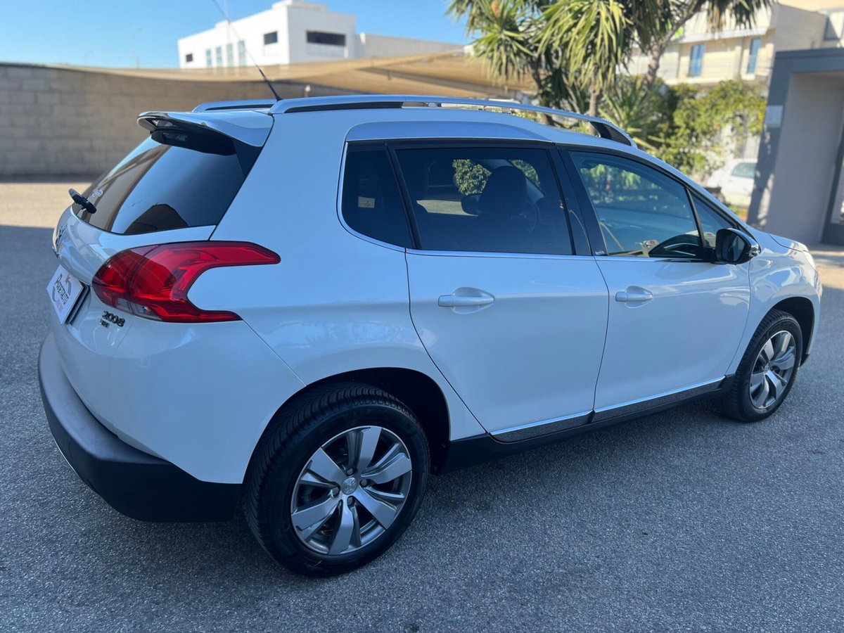 Peugeot 2008 e-HDi 115 CV Stop&Start Allure (7)