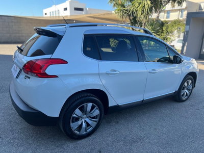 Peugeot 2008 e-HDi 115 CV Stop&Start Allure (7)
