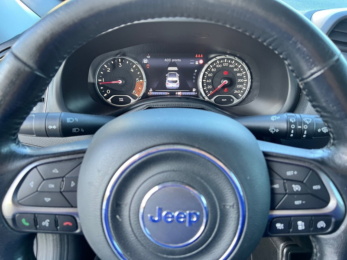 Jeep Renegade 1.6 Mjt DDCT 120 CV Limited (16)