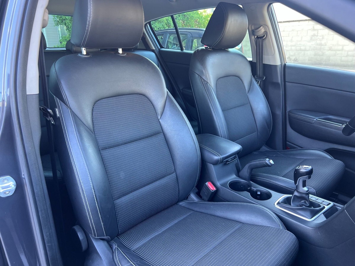 Kia Sportage 1.7 CRDI 2WD Style (13)