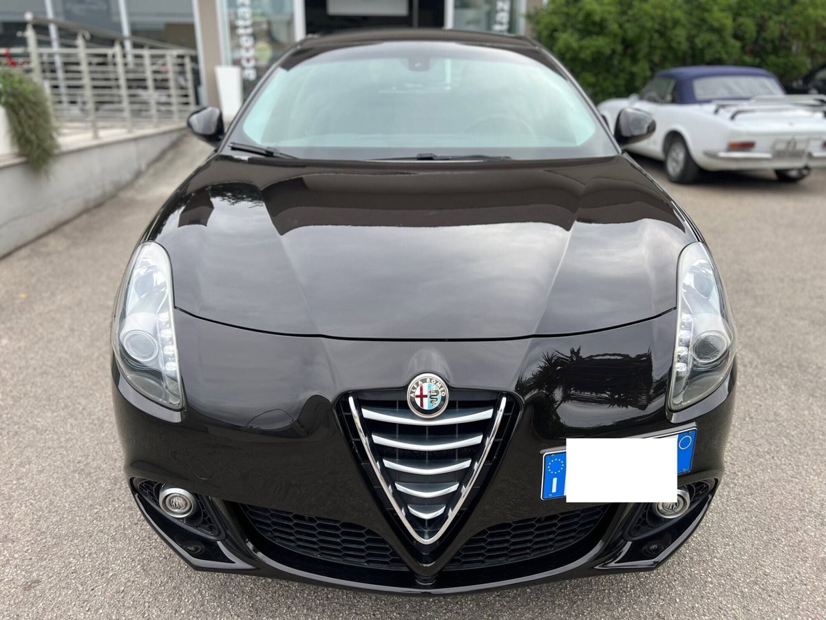 Alfa Romeo Giulietta 1.6 JTDm-2 Distinctive (2)