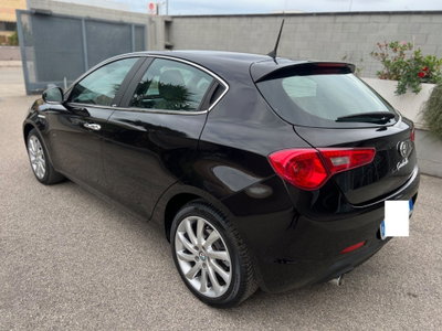 Alfa Romeo Giulietta 1.6 JTDm-2 Distinctive (5)