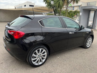 Alfa Romeo Giulietta 1.6 JTDm-2 Distinctive (7)
