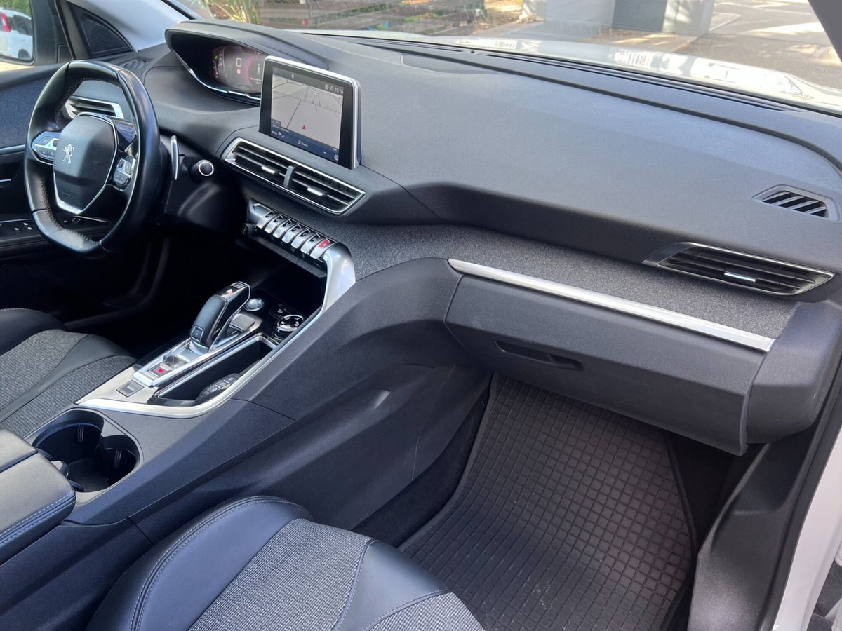 Peugeot 5008 BlueHDi 130 S&S EAT8 Allure (11)