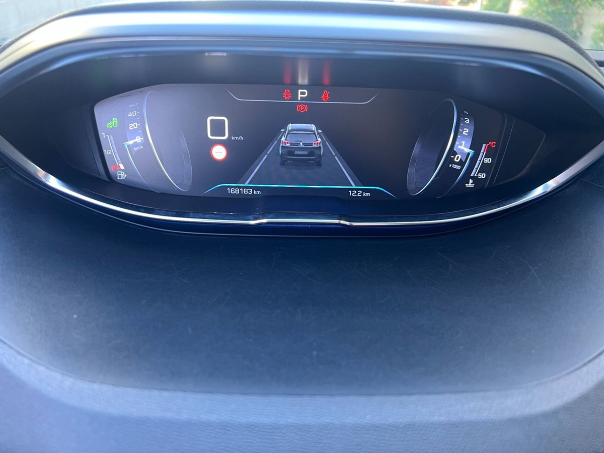 Peugeot 5008 BlueHDi 130 S&S EAT8 Allure (18)