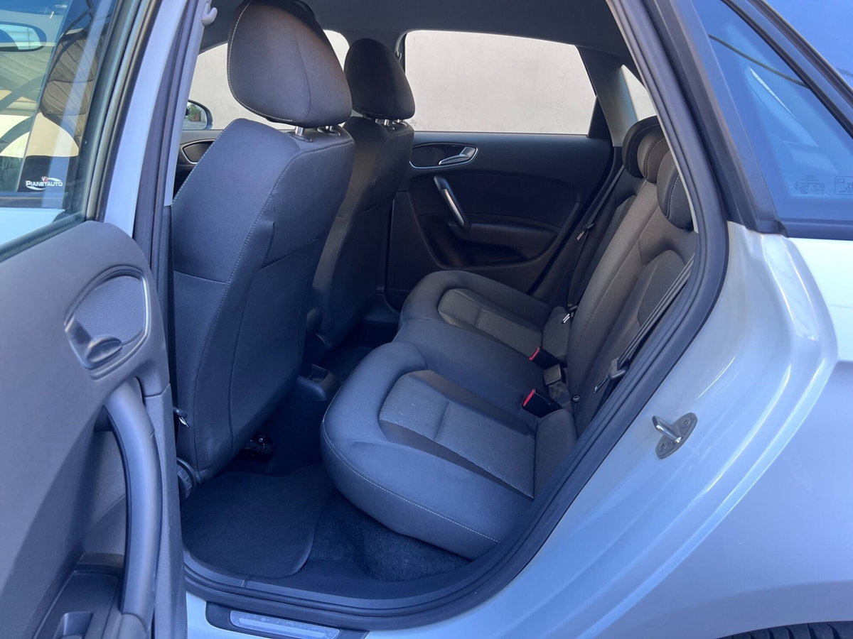 Audi A1 Sportback 1.6 TDI 105 CV Ambition (14)