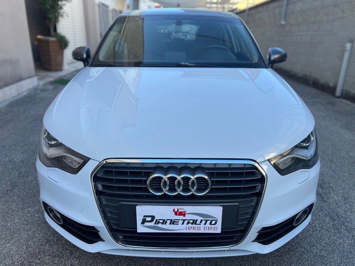 Audi A1 Sportback 1.6 TDI 105 CV Ambition (2)