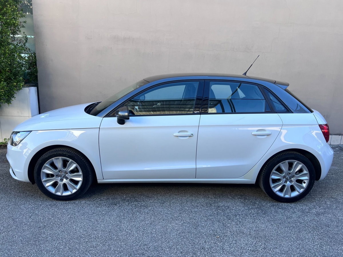 Audi A1 Sportback 1.6 TDI 105 CV Ambition (4)