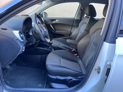 Audi A1 Sportback 1.6 TDI 105 CV Ambition (8)