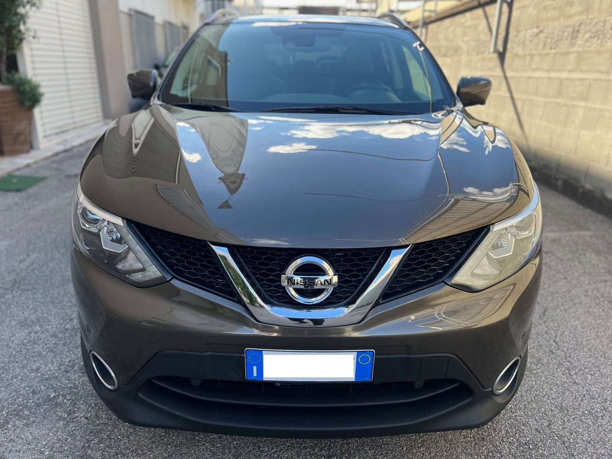 Nissan Qashqai 1.6 dCi 2WD Tekna (2)