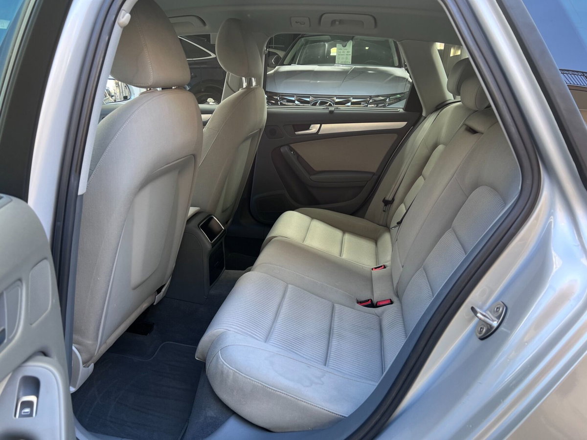 Audi A4 Avant 2.0 TDI 177CV Ambiente (14)