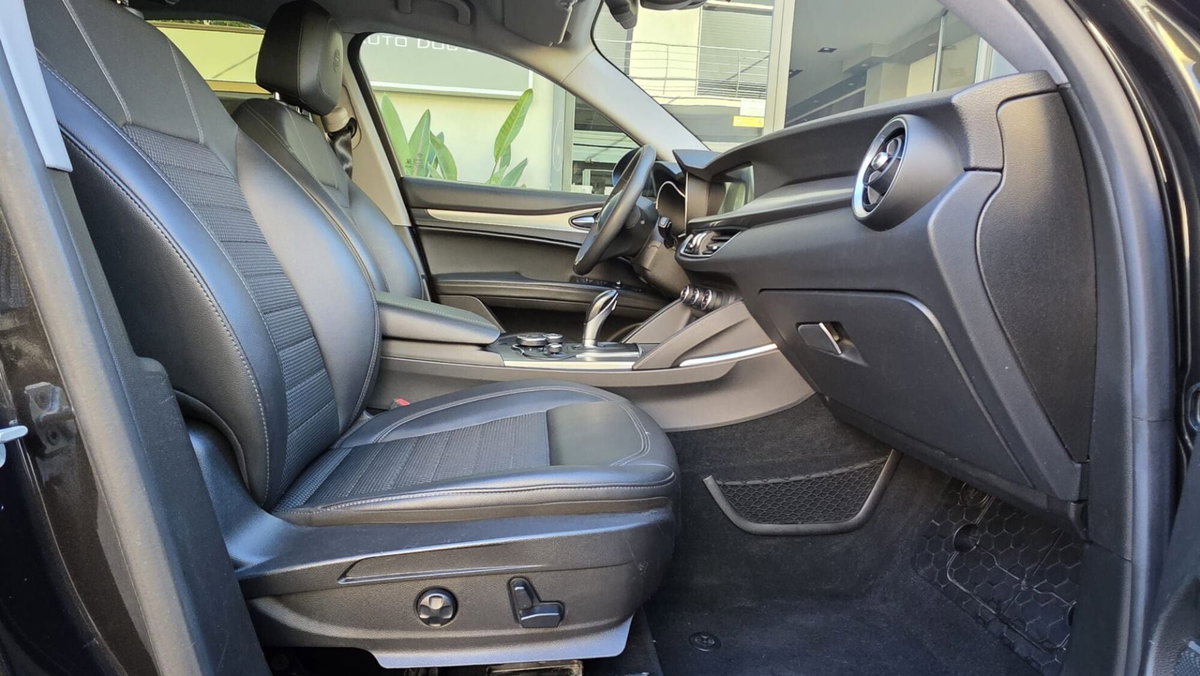 Alfa Romeo Stelvio Stelvio 2.2 Turbodiesel 210 CV AT8 Q4 Executive (9)