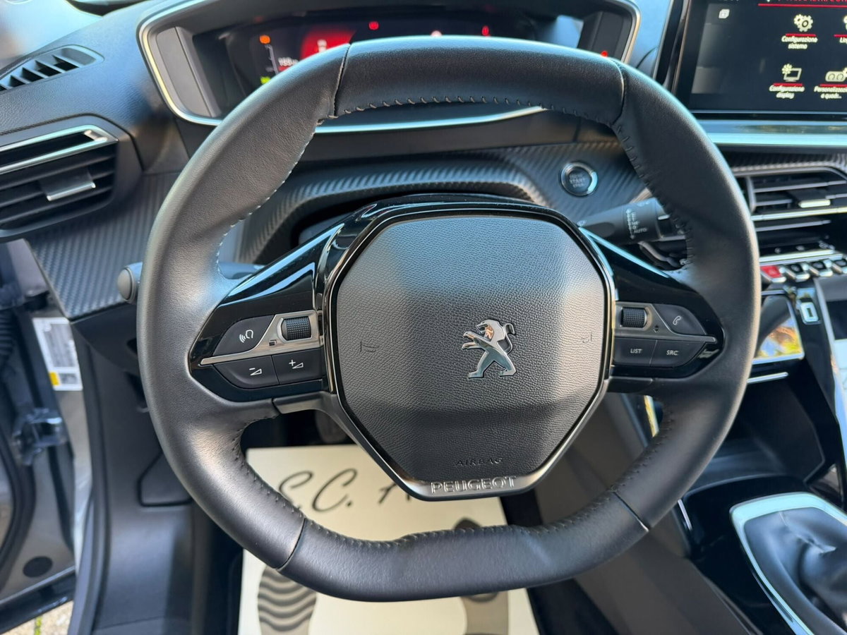 Peugeot 2008 BlueHDi 110 S&S Allure Pack (16)