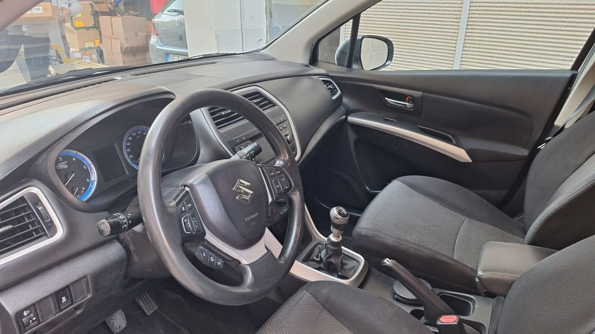 Suzuki S-Cross 1.6 DDiS Style (13)