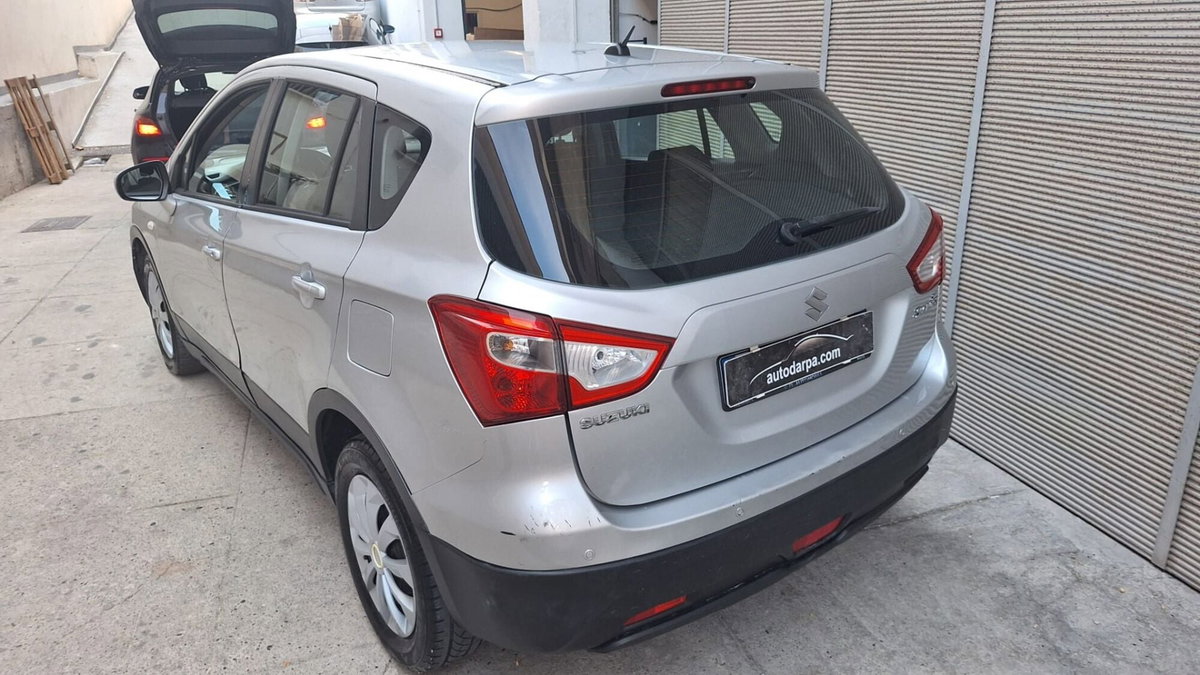 Suzuki S-Cross 1.6 DDiS Style (8)