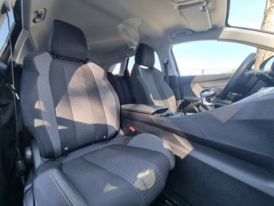 Peugeot 3008 PureTech Turbo 130 S&S Active Pack (13)
