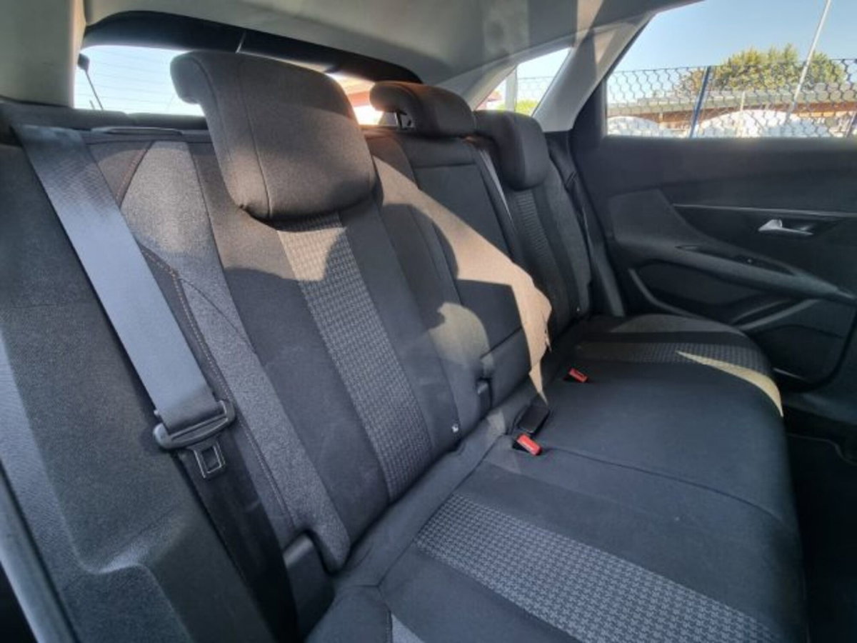 Peugeot 3008 PureTech Turbo 130 S&S Active Pack (17)