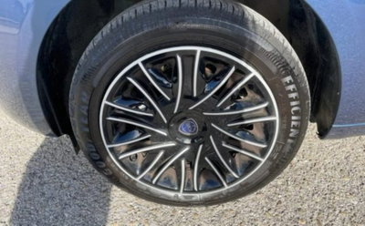 Lancia Ypsilon 1.2 69 CV 5 porte GPL Ecochic Alberta Ferretti (10)
