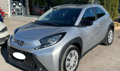 Toyota Aygo X 1.0 VVT-i 72 CV 5p. Undercover S-CVT (2)