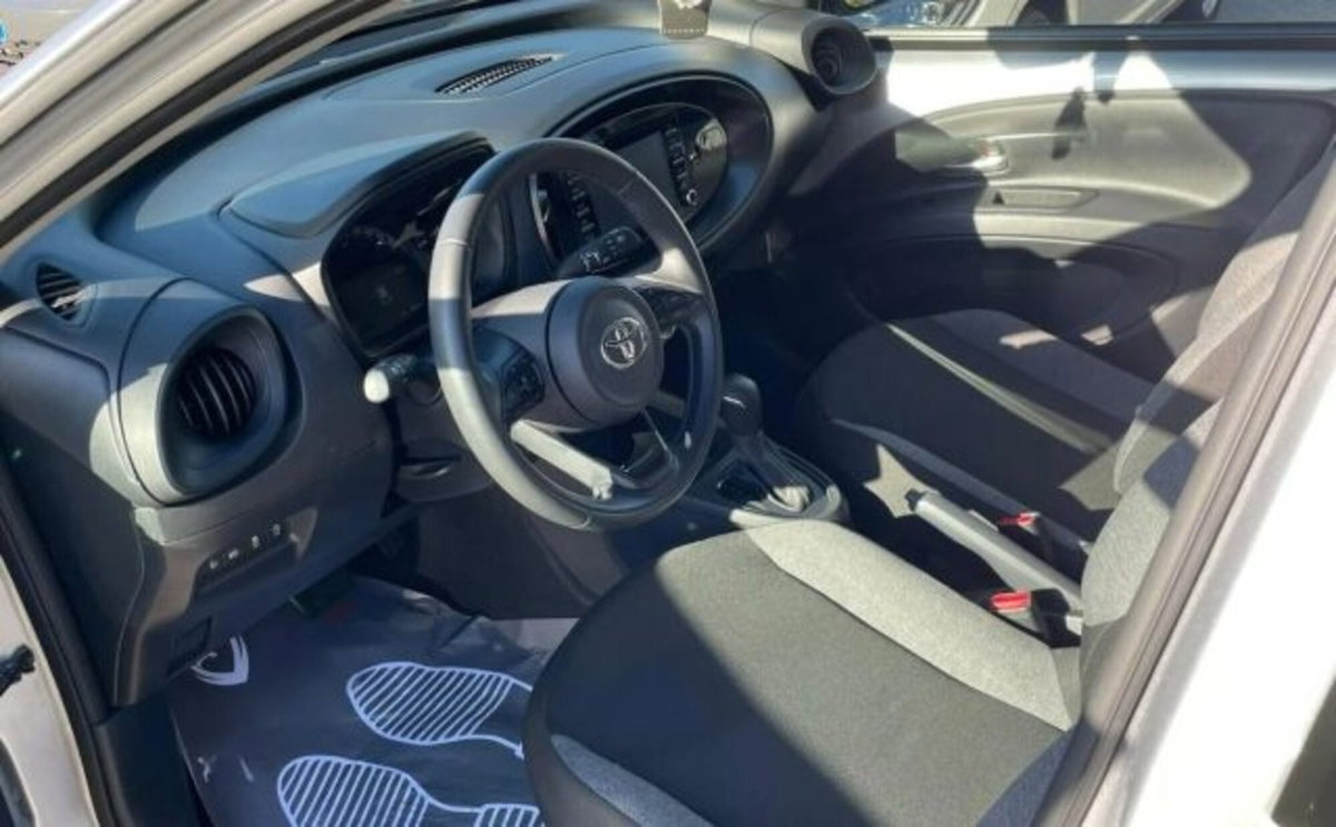 Toyota Aygo X 1.0 VVT-i 72 CV 5p. Undercover S-CVT (9)