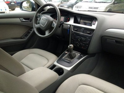 Audi A4 Avant 2.0 TDI 120 CV Ambiente (8)