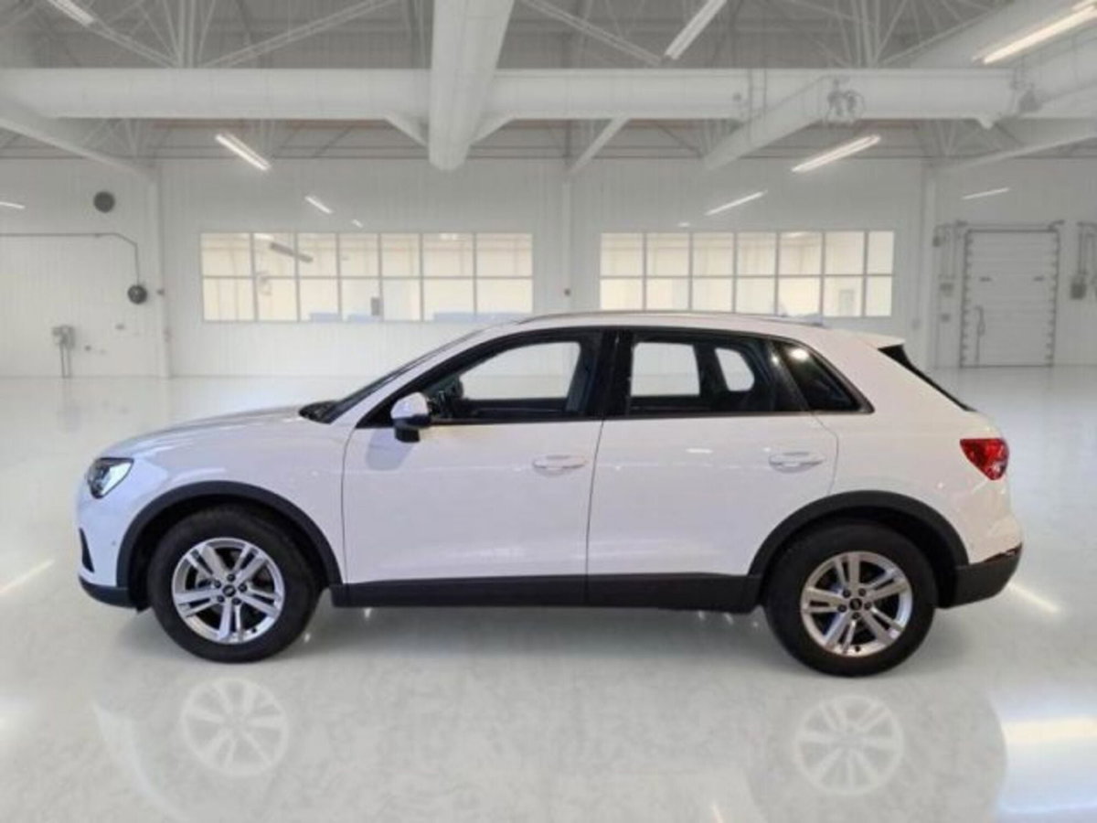 Audi Q3 35 TDI quattro S tronic Business (6)