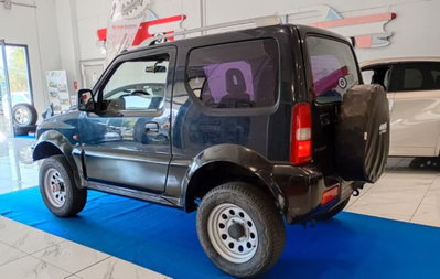 Suzuki Jimny 1.3i 16V cat 4WD JLX (2)