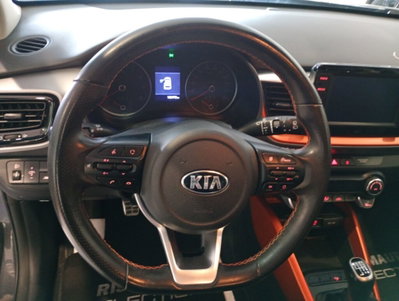 Kia Stonic 1.0 T-GDi 120 CV Energy (12)
