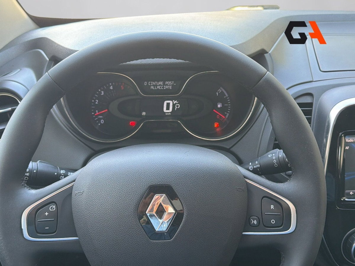 Renault Captur dCi 8V 90 CV EDC Start&Stop Energy Initiale Paris (10)