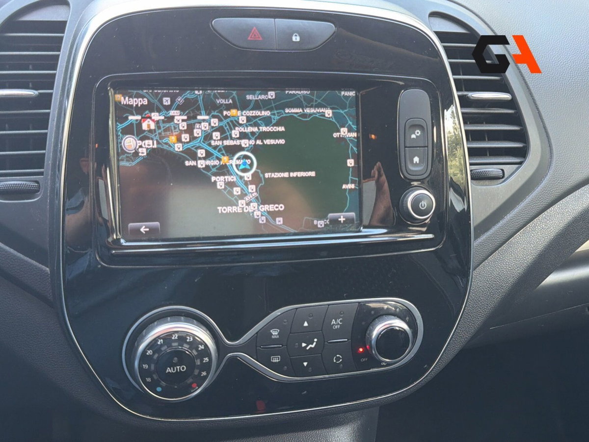 Renault Captur dCi 8V 90 CV EDC Start&Stop Energy Initiale Paris (13)