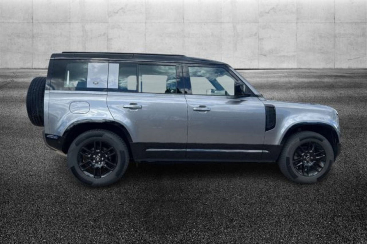 Land Rover Defender 110 3.0D I6 250 CV AWD Auto X-Dynamic S (3)