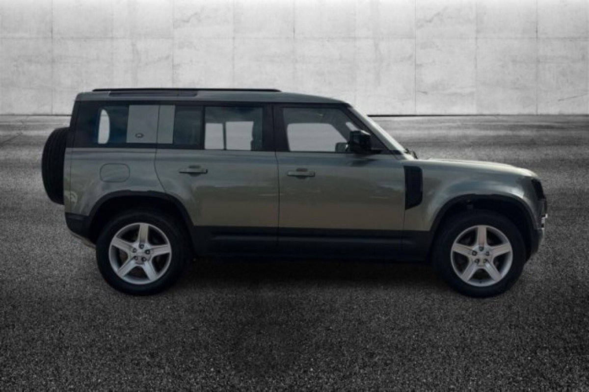 Land Rover Defender 110 3.0d i6 mhev X-Dynamic SE awd 200cv auto (4)