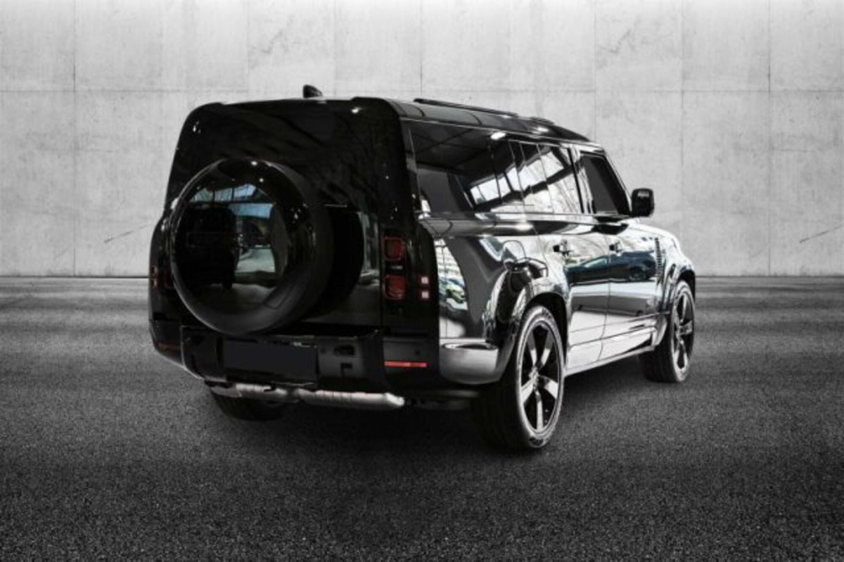 Land Rover Defender 110 3.0D I6 300 CV AWD Auto X-Dynamic HSE (2)