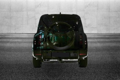 Land Rover Defender 110 3.0D I6 300 CV AWD Auto X-Dynamic HSE (5)