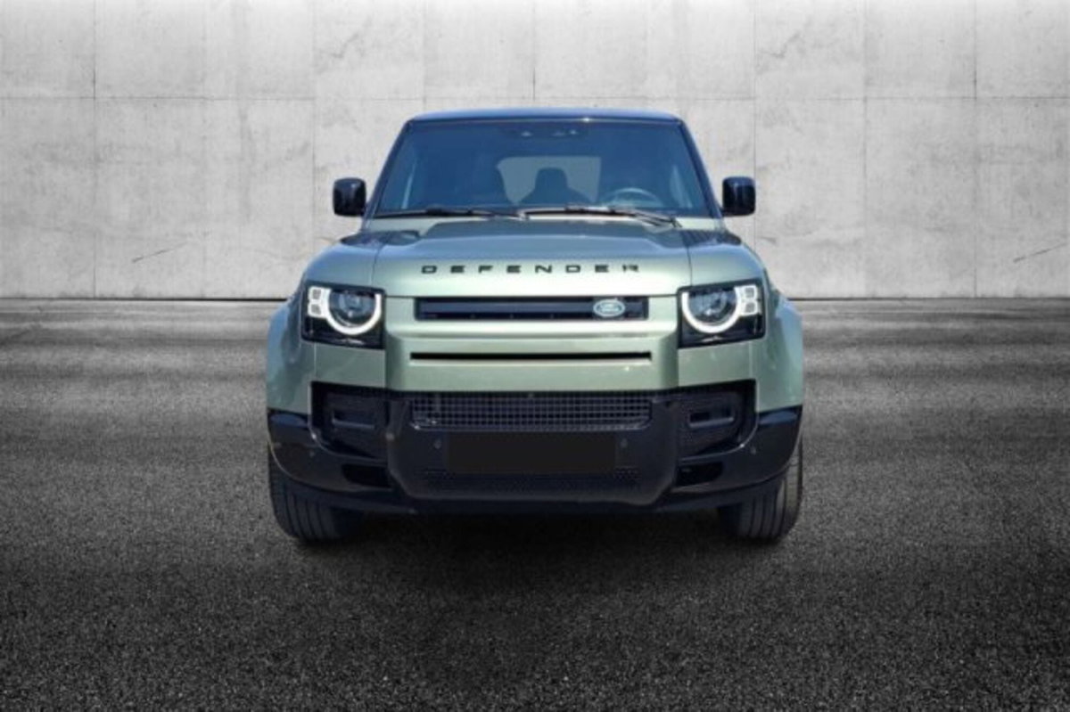 Land Rover Defender 110 3.0D I6 300 CV AWD Auto X-Dynamic SE (3)