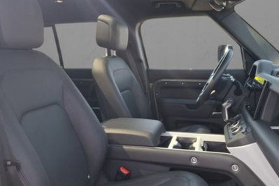 Land Rover Defender 110 3.0D I6 300 CV AWD Auto X-Dynamic SE (7)