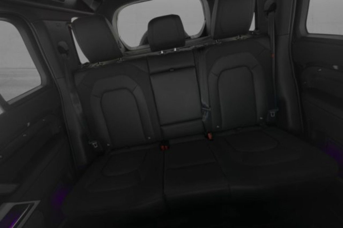 Land Rover Defender 110 3.0d i6 mhev X-Dynamic SE awd 250cv auto (8)