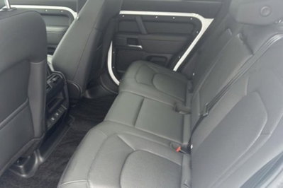 Land Rover Defender 110 3.0D I6 200 CV AWD Auto S (8)