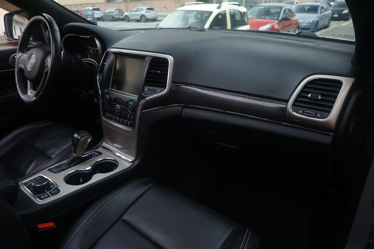 Jeep Grand Cherokee 3.0 V6 CRD 250 CV Multijet II Overland (11)