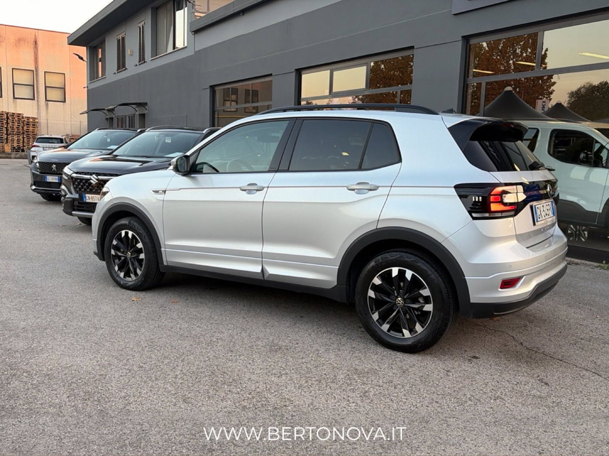 Volkswagen T-Cross 1.0 TSI 110 CV Sport (3)