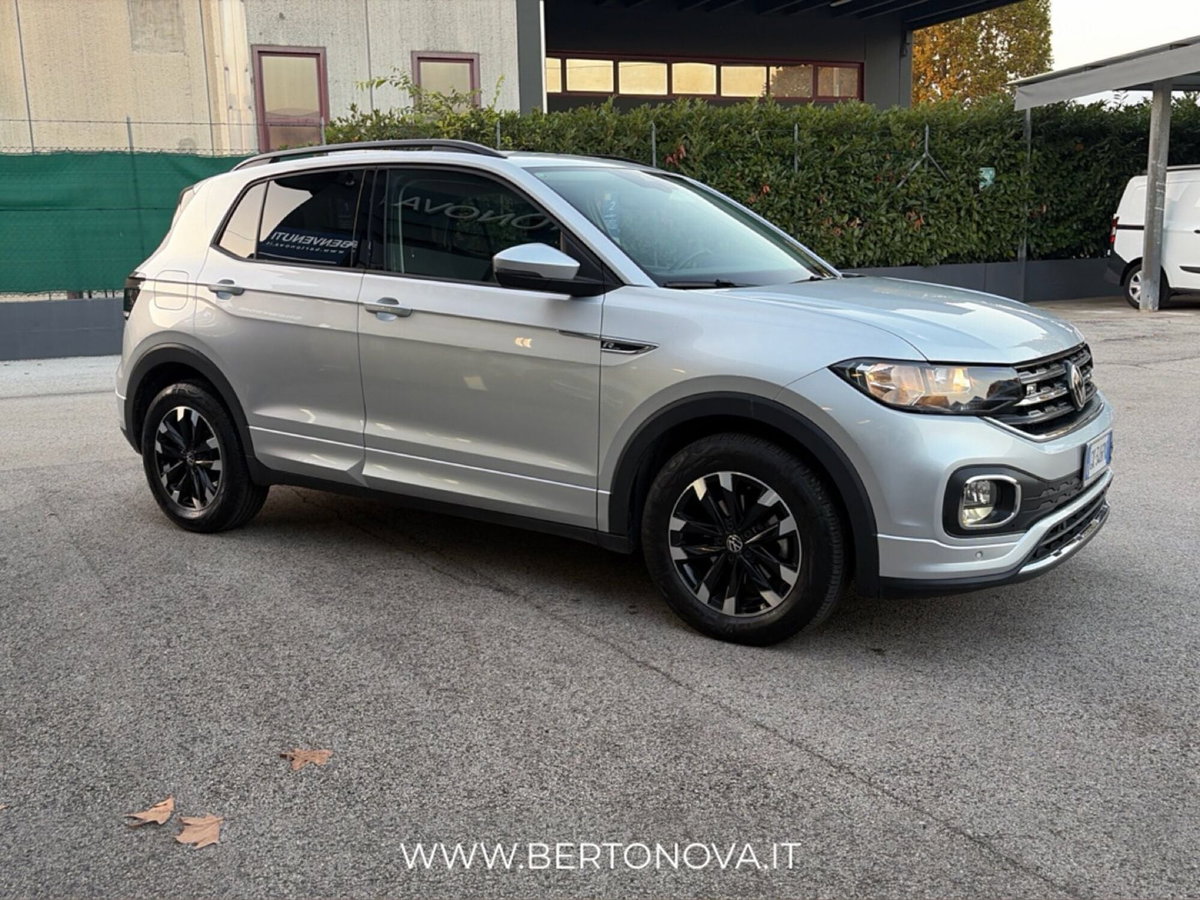 Volkswagen T-Cross 1.0 TSI 110 CV Sport (5)