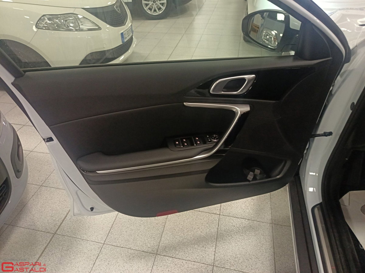 Kia XCeed 1.0 t-gdi Gpl Business (9)