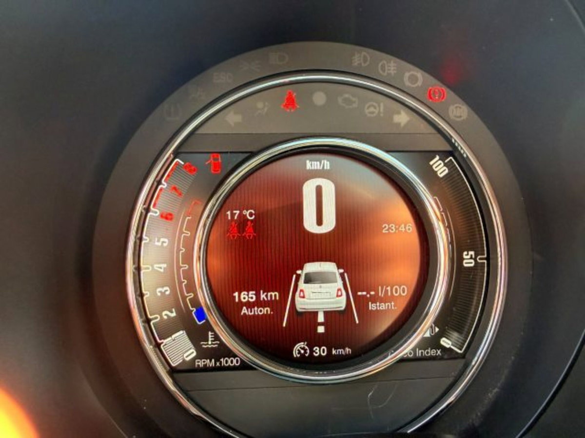 Fiat 500 Cabrio 1.0 Hybrid Club (12)