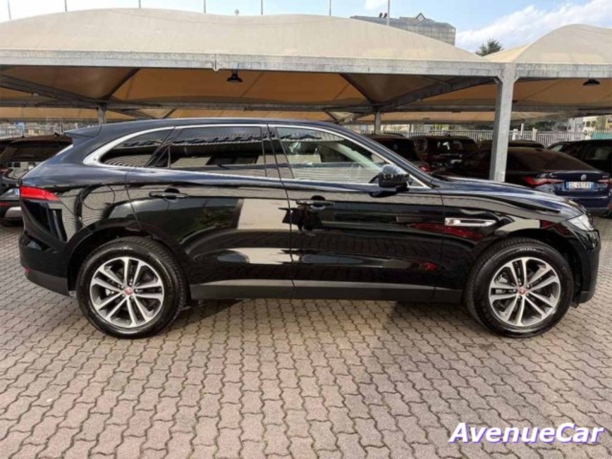 Jaguar F-Pace 2.0 D 180 CV AWD Prestige (4)