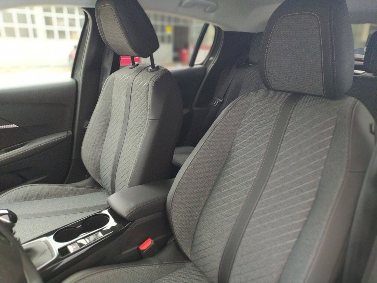 Peugeot 208 PureTech 100 Stop&Start 5 porte Allure (10)