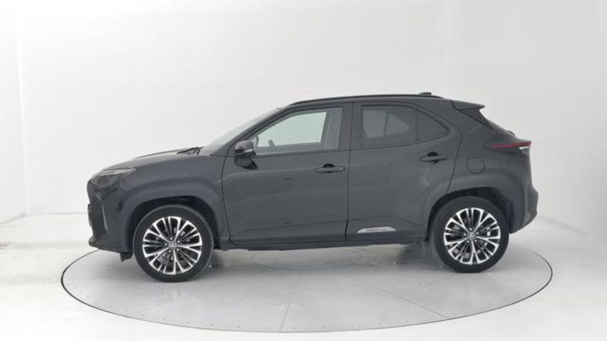 Toyota Yaris Cross 1.5h GR Sport Black Sky fwd 116cv e-cvt (2)