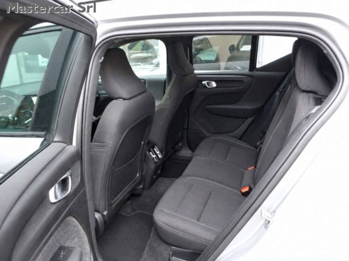 Volvo XC40 Recharge Pure Electric Single Motor FWD Plus (7)