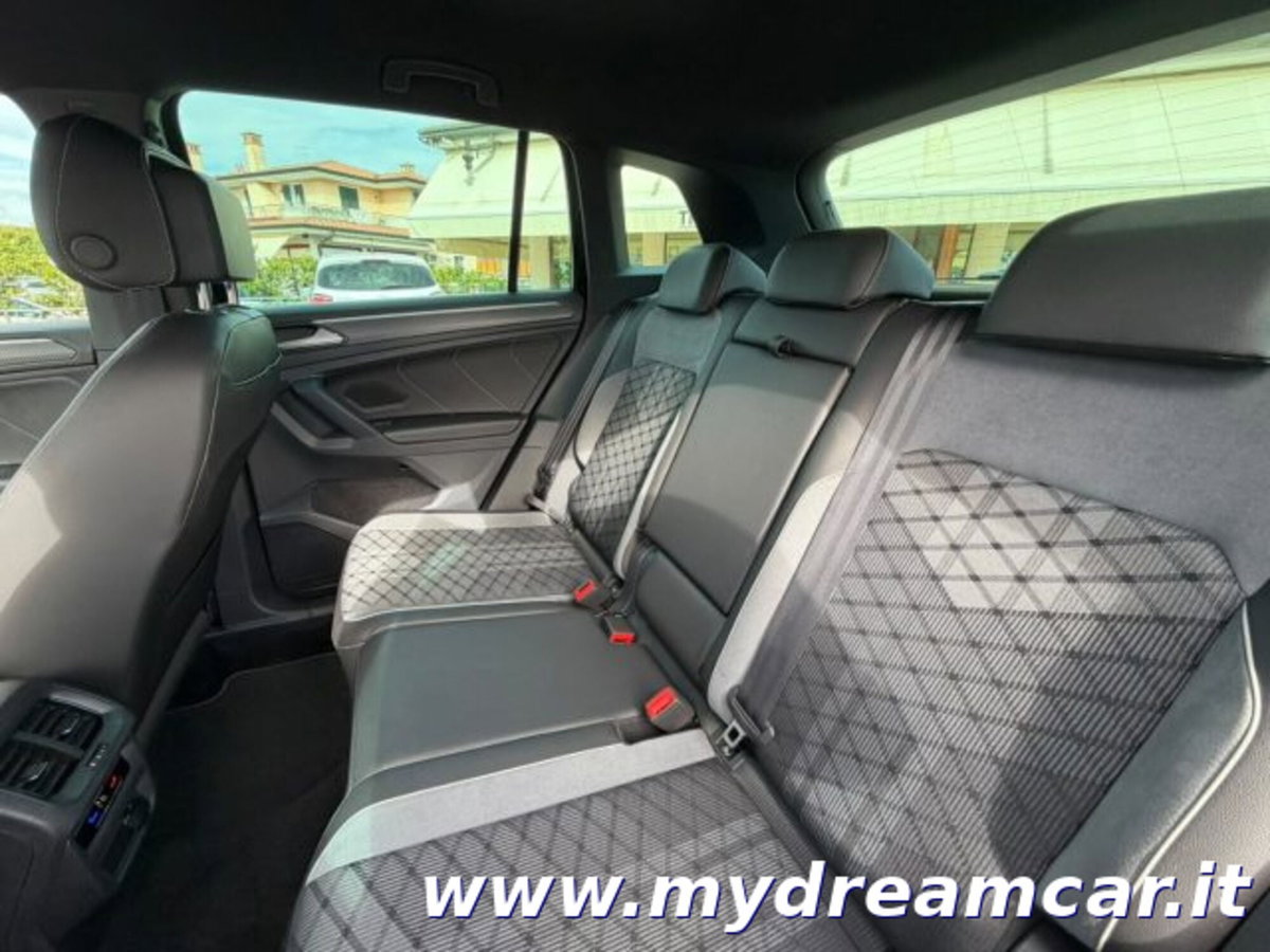 Volkswagen Tiguan Allspace 2.0 tdi R-Line 150cv dsg (16)